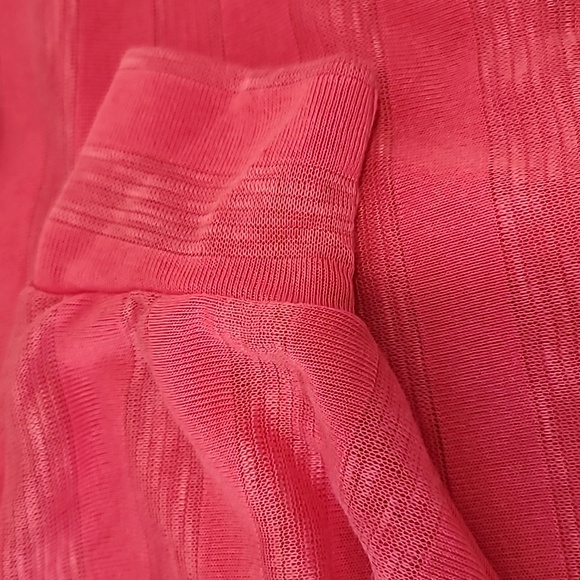 Lightweight Top With Batwing Sleeves - Picture 6 of 11